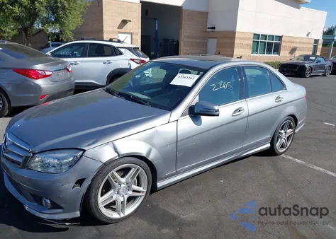 2010 Mercedes-Benz C 300 Sport z USA, uszkodzony, nr VIN WDDGF5EB6AF359474